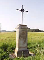 Kříž u silnice do Stružnice - květen 2007