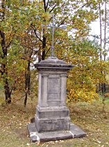 Kříž u hřbitova - září 2006