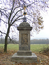 Kříž u bývalého hřbitova v Tanečku - 8.12.2016