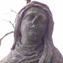 detail renovované hlavy Panny Marie