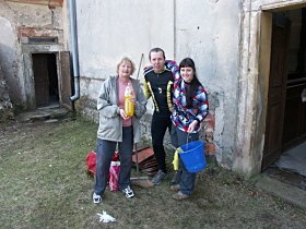 Úklid kostela 4. dubna 2009