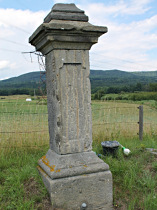 Stvolínky, kříž u silnice do Zahrádek